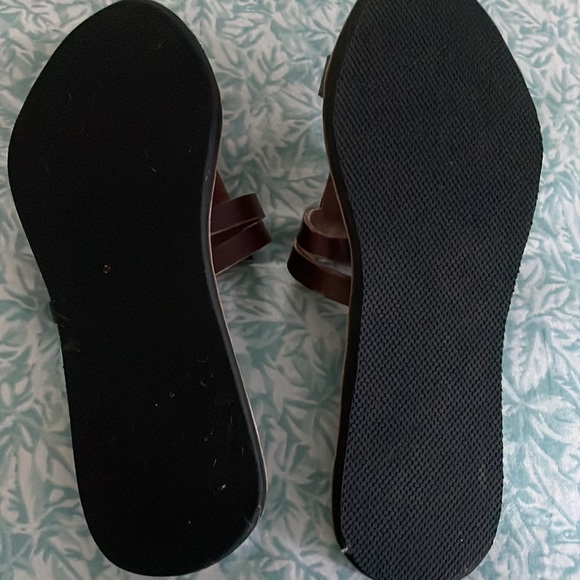 Unique handbeaded Swahili sandal slides. - Picture 4 of 5